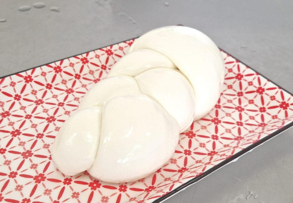 Treccia di mozzarella senza lattosio